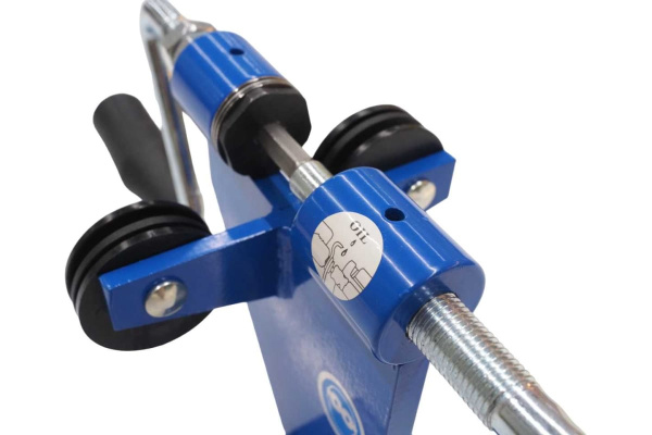 Станок клепальный TUSCAR 1060240002-3 в Челябинске