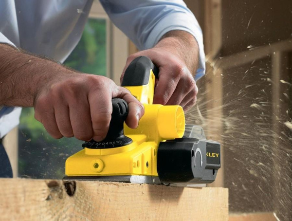 Рубанок Stanley STPP7502 в Челябинске