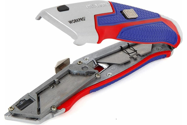 Нож с трапециевидным лезвием WORKPRO алюминиевый корпус, 5 лезвий в комплекте  WP213012 в Екатеринбурге 