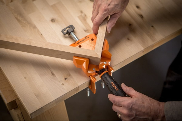 Струбцина угловая Pony Jorgensen до 50мм., с настольными зажимами 2шт.  9180 в Челябинске 