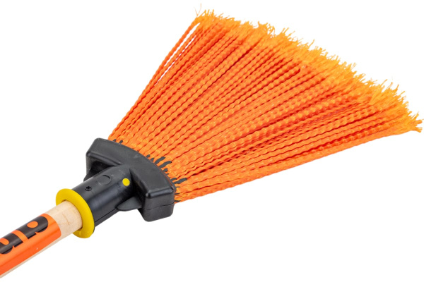 Веник Amigo Grande  из полипропилена с деревянной ручкой 76004 в Челябинске 