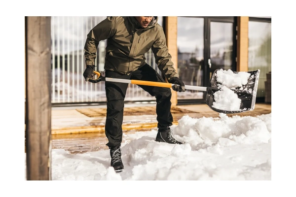 Лопата для снега Fiskars X-series 1057178 в Челябинске 