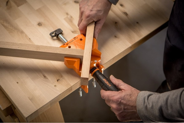 Струбцина угловая Pony Jorgensen до 50мм., с настольными зажимами 2шт.  9180 в Челябинске 