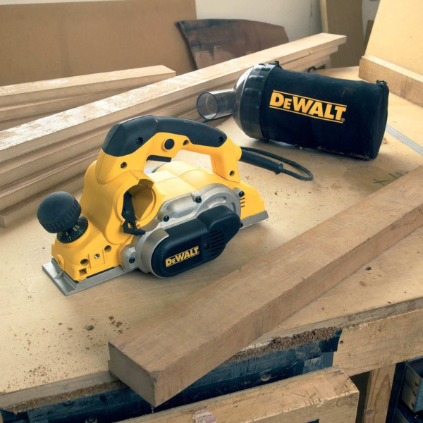 Рубанок "DeWalt" D26500 D26500-QS в Челябинске