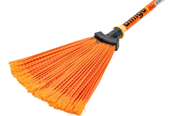 Веник Amigo Grande  из полипропилена с деревянной ручкой 76004 в Челябинске 