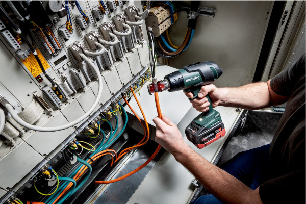 Аккумуляторный фен Меtabo HG 18 LTX 500 610502850 в Челябинске