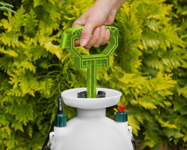 Опрыскиватель ручной VERTO  3л, с насосом шлангом  15G504 в Челябинске