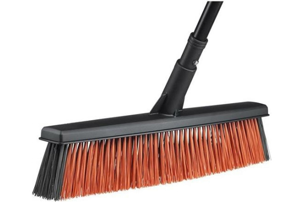 Метла Fiskars большая Solid  1025926 в Челябинске 