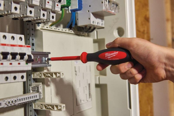 Отвертка Milwaukee  изолированая VDE PH/SL2 x100, шт