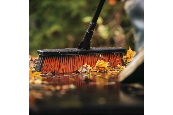 Метла Fiskars большая Solid  1025926 в Челябинске 
